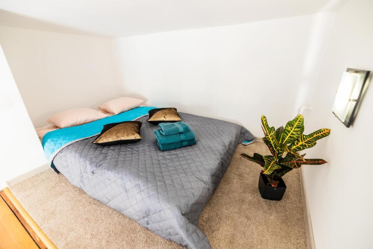 Apartament Z Antresola Przy Rynku Lägenhet Wrocław Exteriör bild